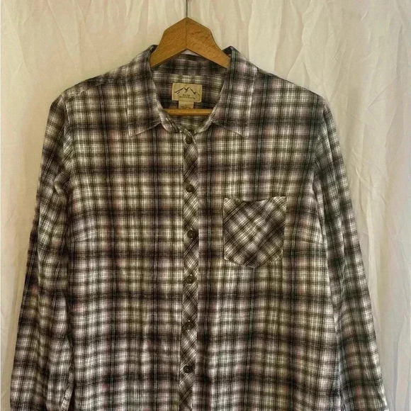 Blue Mountain Tops - Blue Mountains size Large plaid flannel. Long sleeve button down.